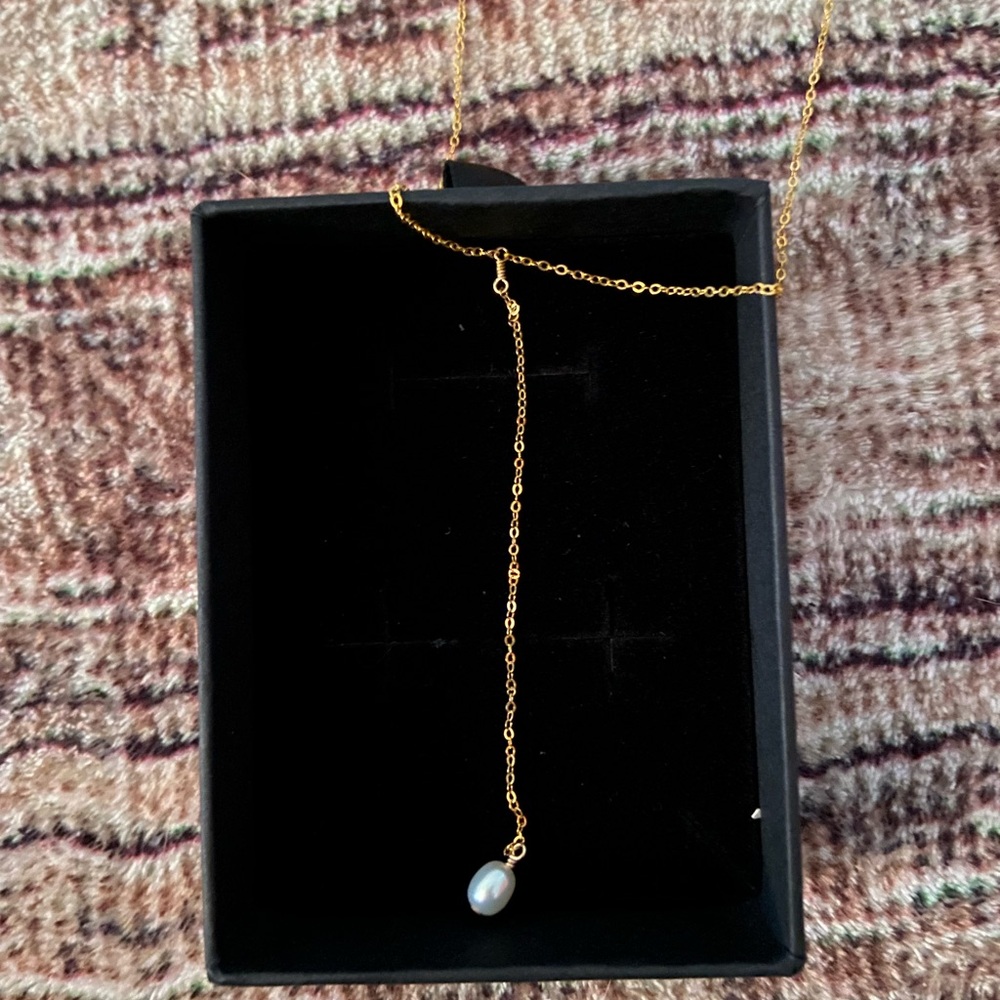 Elegant Gold Pearl Drop Necklace